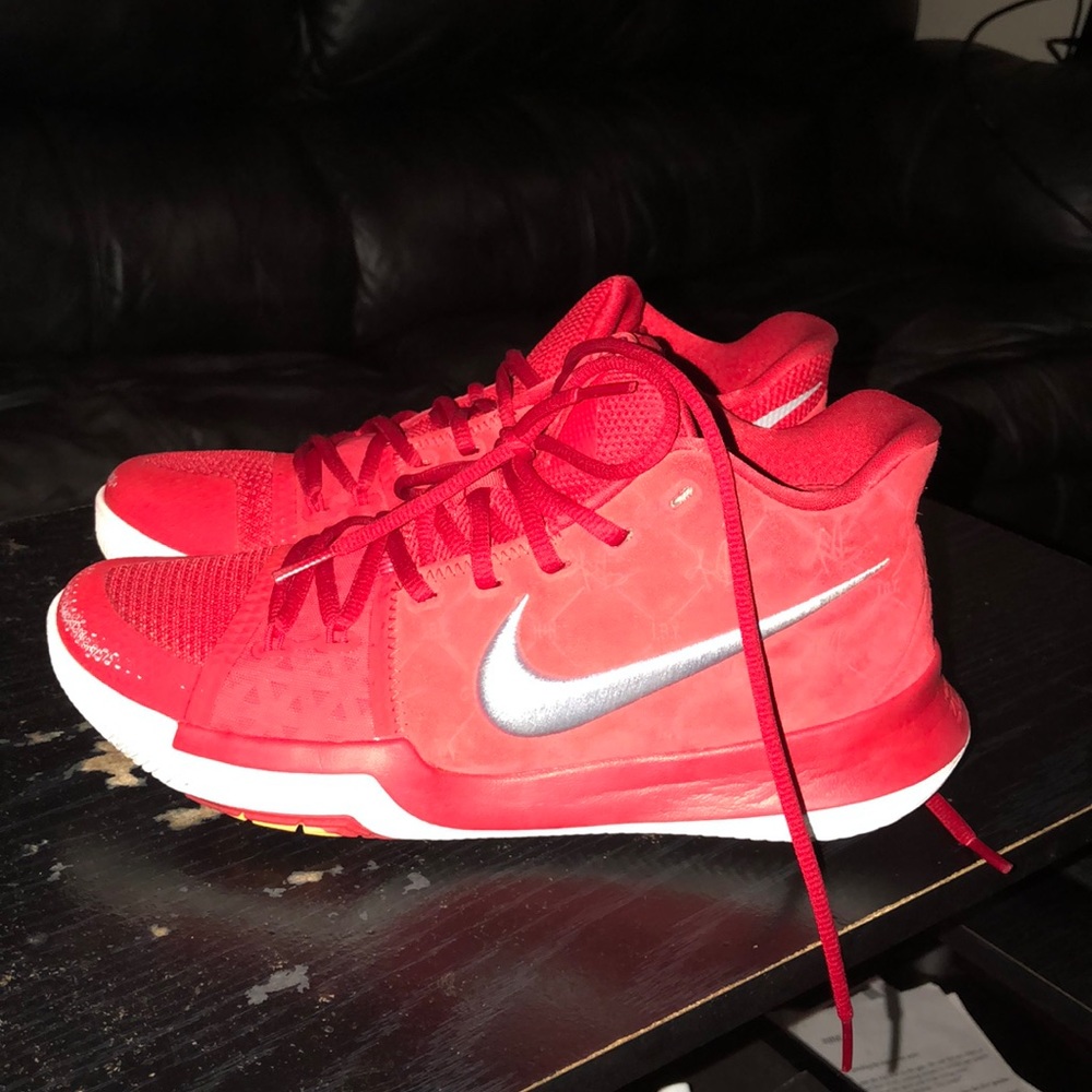 Kyrie 3 Red Suede SZ 8.5